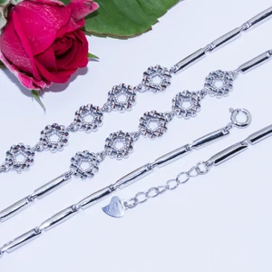 csiszolt virágok karkötő