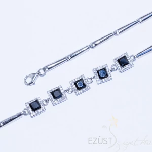 Fekete Köves Karkötő