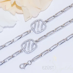 Cirkónia Köves Sávos Négyzettel  Díszített Karlánc