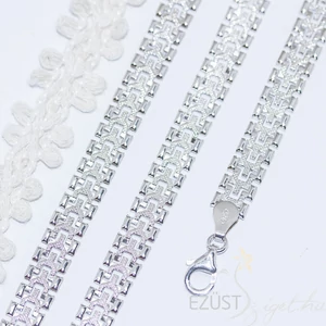 széles ezüst nyakék