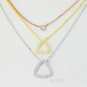 Három Színű Nyaklánc Köves Díszekkel